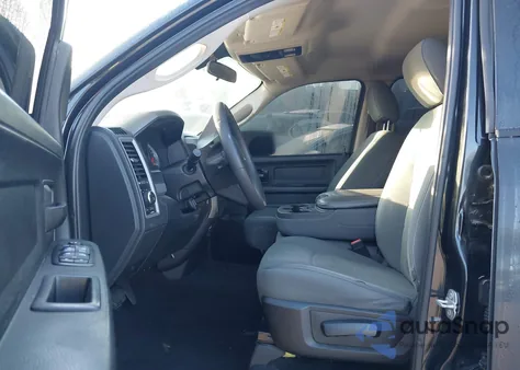 2017 Ram 1500 Express 4X2 6'4 Box z USA, uszkodzony, nr VIN 1C6RR6FT0HS855001